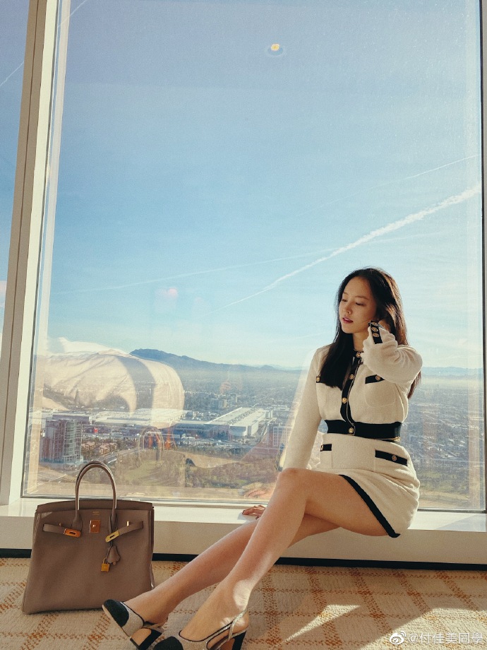 漂亮的网红美女付佳美迷人写真美照欣赏