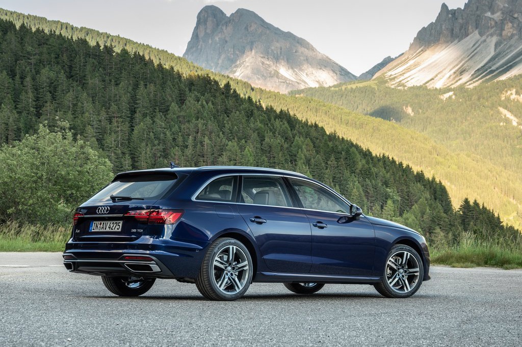 空间更大,造型更美,同为豪华车你选轿车还是旅行车?