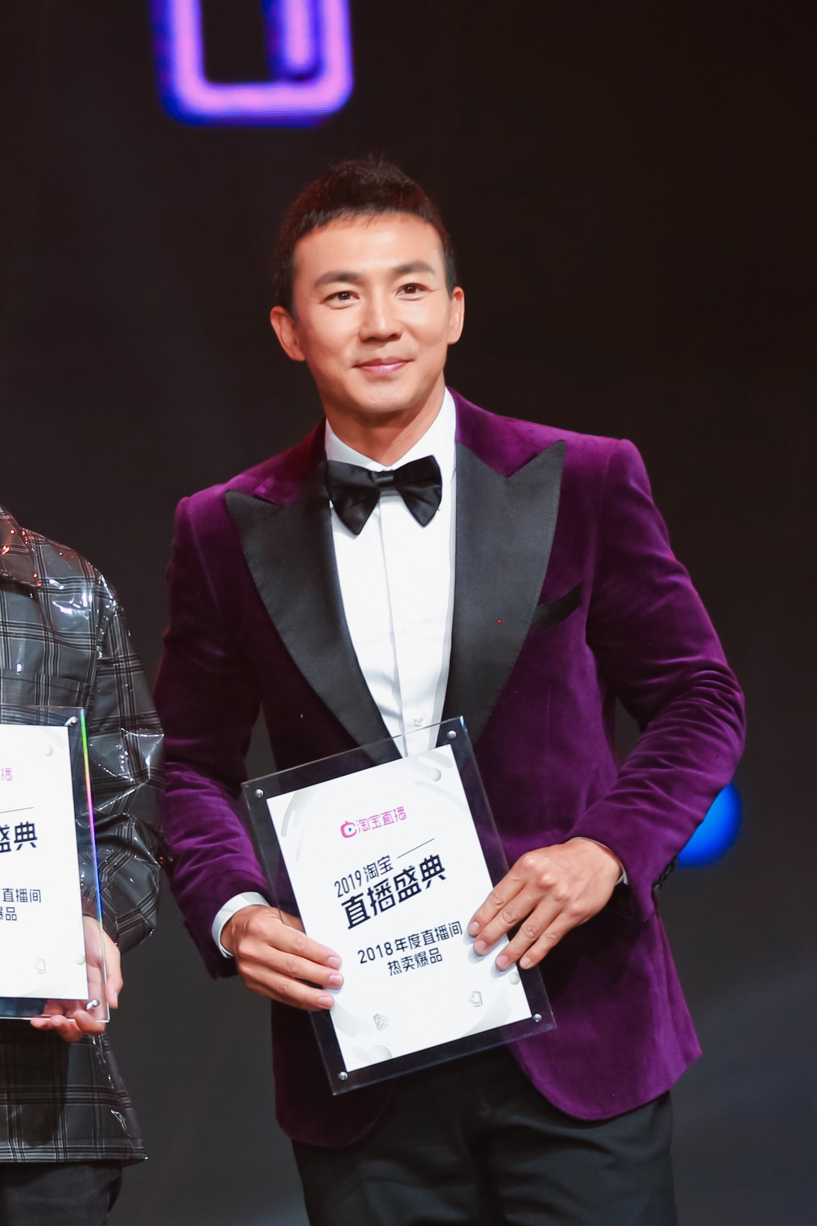 正文   从健身达人转型演员的刘畊宏,2018年通过电影《狂战》等角色的