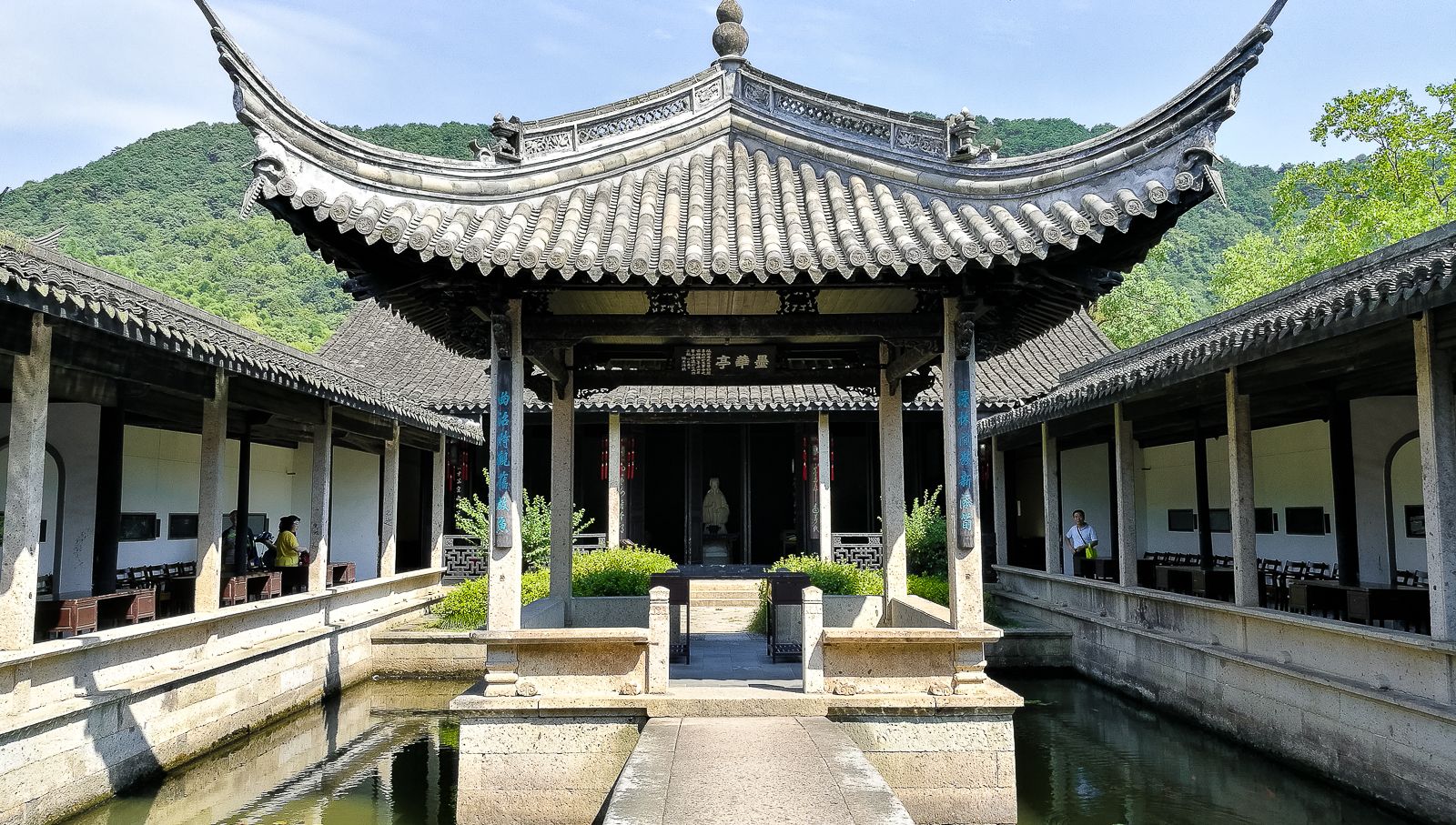 离杭州奔绍兴兰亭拜访王羲之的字王右军的祠兰亭大鹅有气势