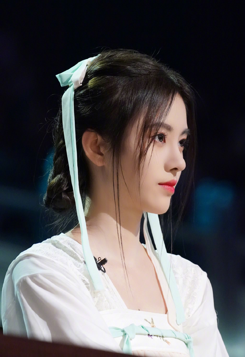 国风美少年鞠婧祎,换上空气刘海变成养眼清纯的小仙女