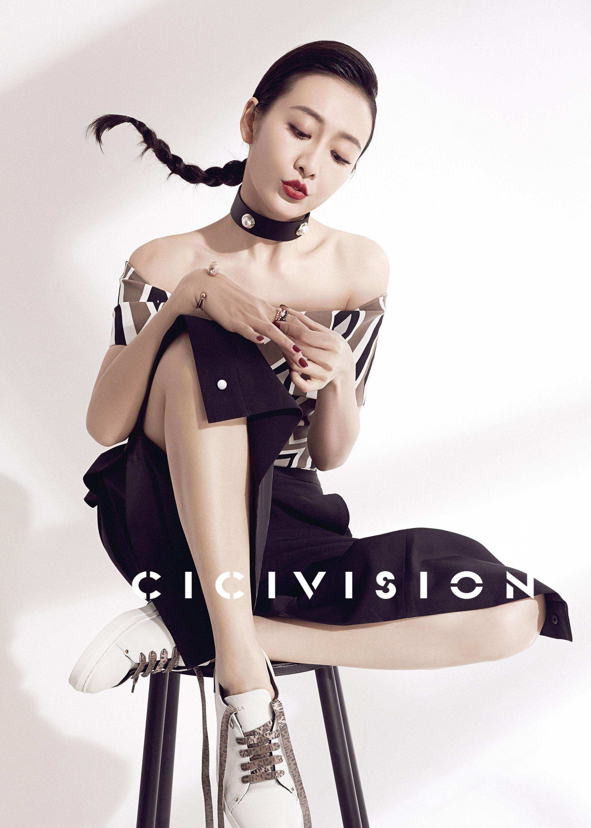 辣妈王鸥"独辫儿"个性穿搭,网友:独特的酷女孩形象映入我脑海