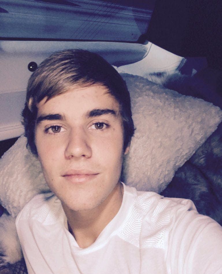 看完比伯的自拍,我可算知道什么是"钢铁直男"了