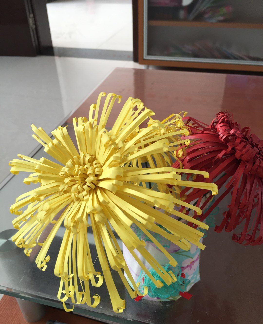 漂亮的彩纸菊花折叠步骤图_高清图集_新浪网