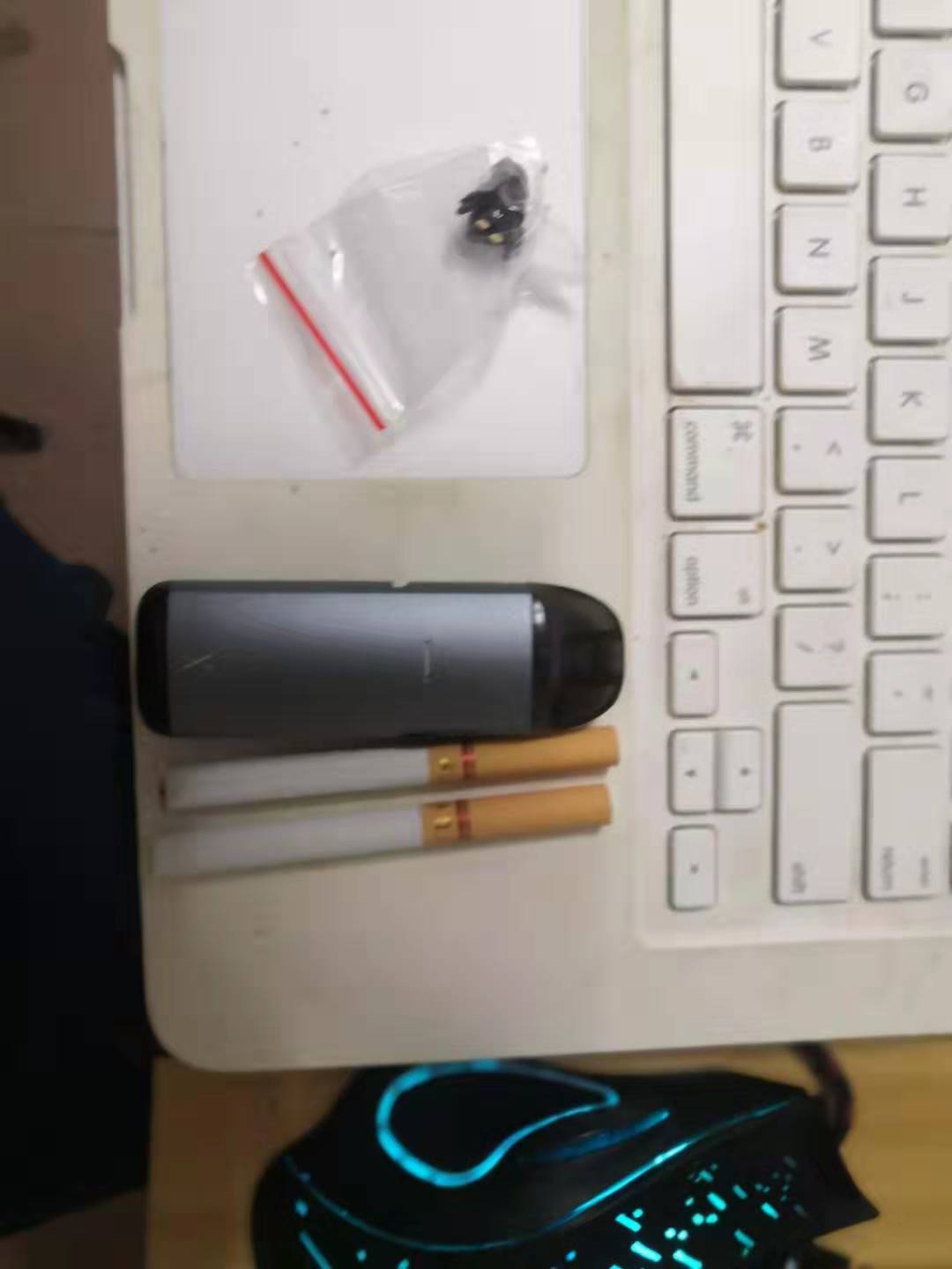 同样的寂寞不一样的烟火 电子烟戒烟真靠谱?