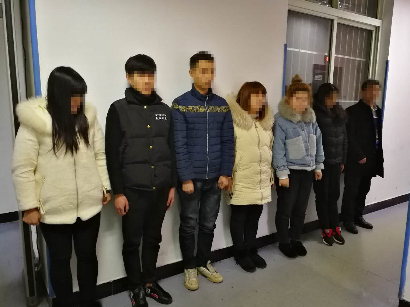 表哥请表弟嫖娼被抓现行 十堰警方端掉一卖淫窝点查获7人__财经头条