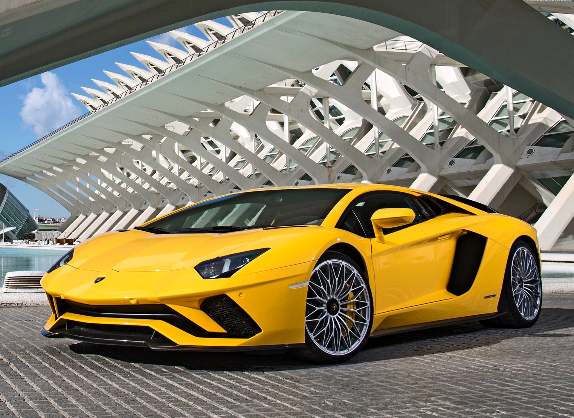 兰博基尼称无论排放法规多严格他们都会把v12保留下来