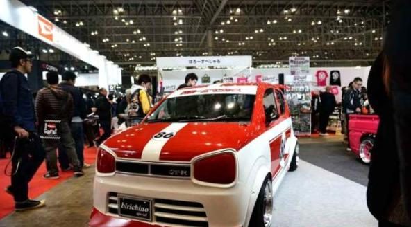铃木奥拓版“GTR”，尺寸小了点，可能是最省油的赛道车