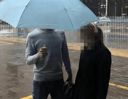 心真大啊!小伙把醉酒未婚妻扶进房后离开,不料被服务员侵犯2次