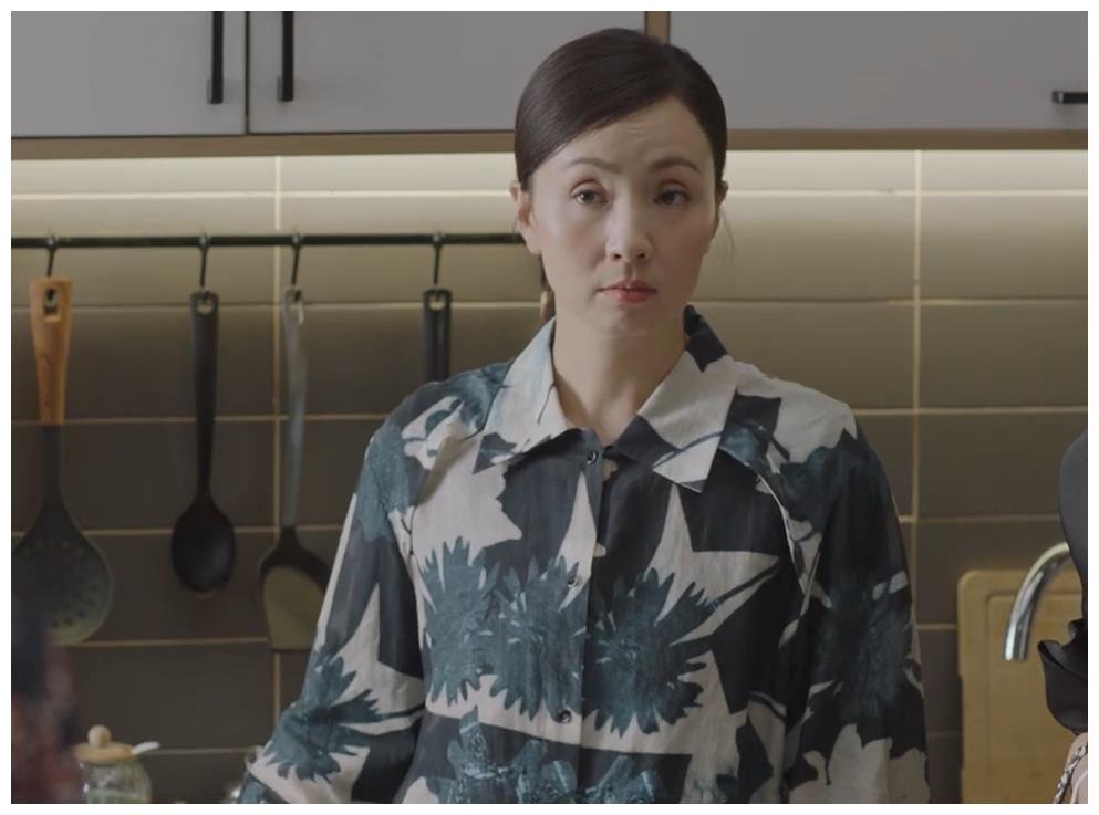 乔卫东宣布两个人已经复婚,乔英子知道后哭着大喊:我