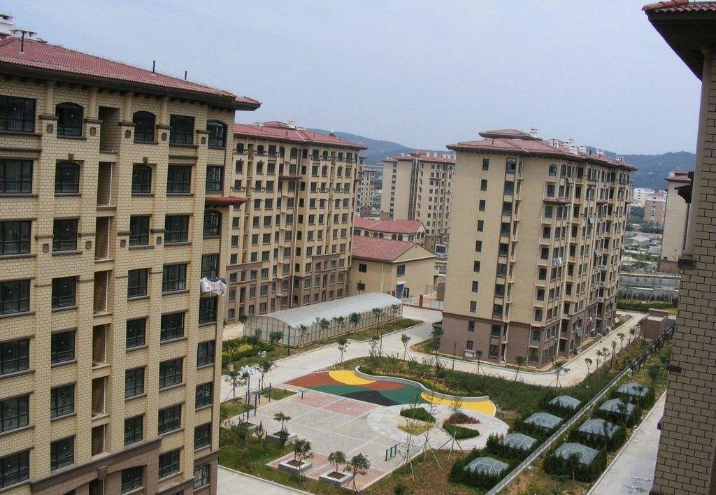 楼房加装电梯遇阻,高层更需电梯,低层应受补偿?