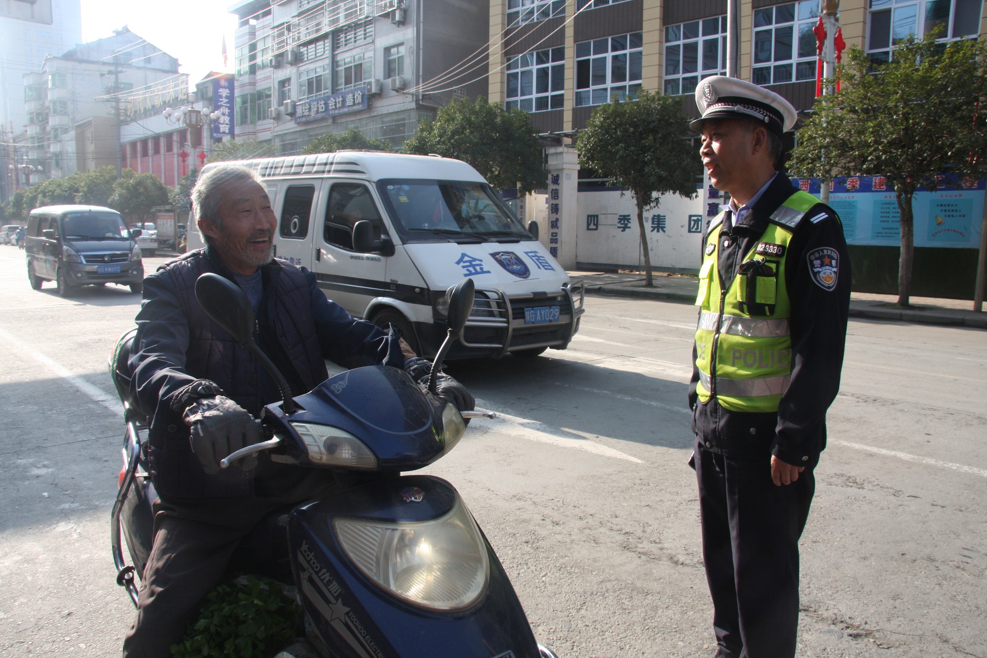 汉阴交警全力以赴做好第四季度道路交通安全管理工作