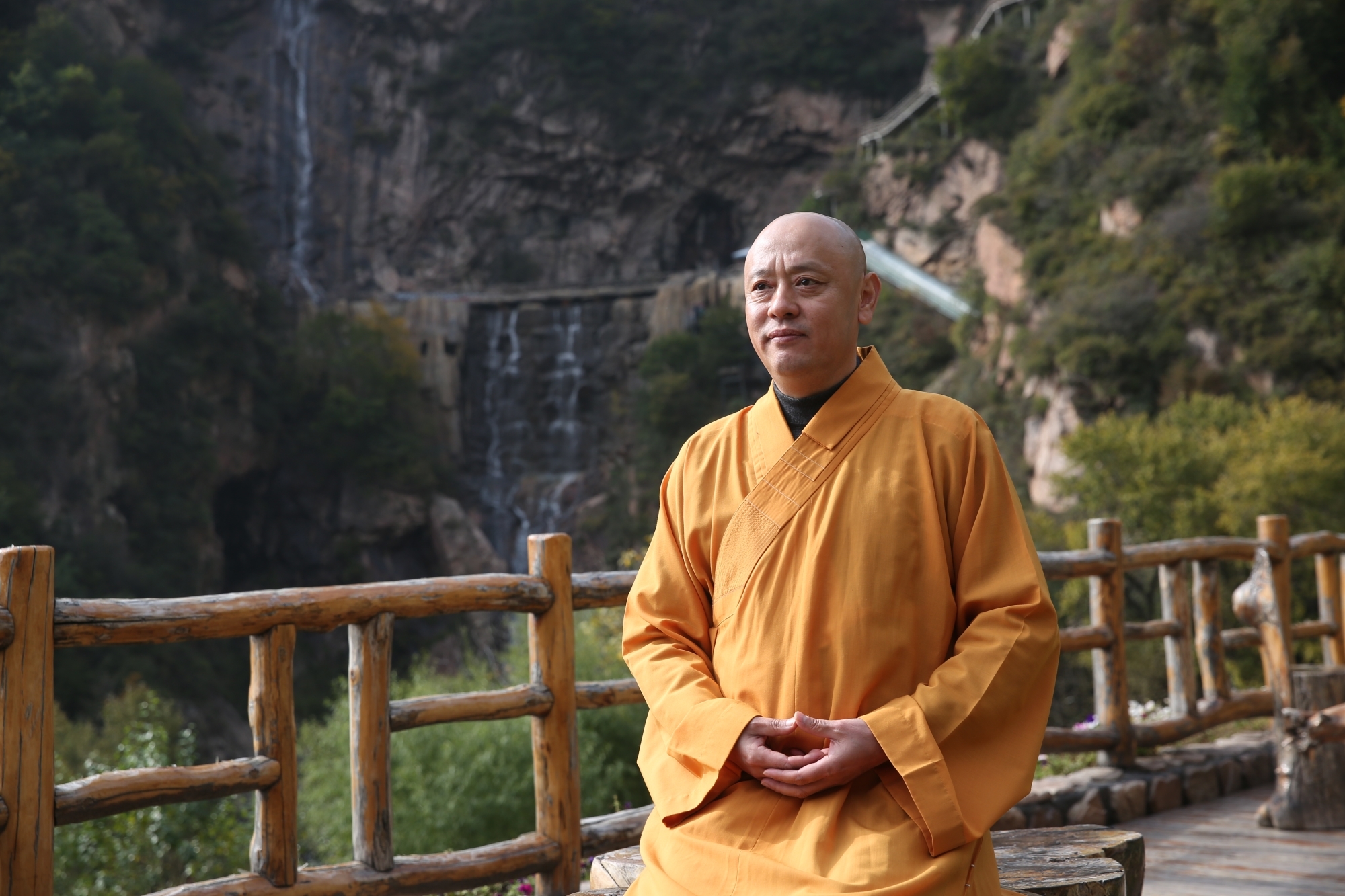 宏圆法师性色本来无形相随众生心应所知量