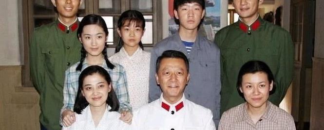 父母爱情:江卫国江亚菲小时候性格叛逆,和安杰的教育也有着关系