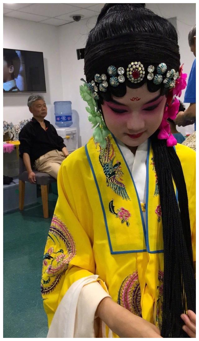 陆毅儿子反串男扮女装,太美爸爸吐槽!