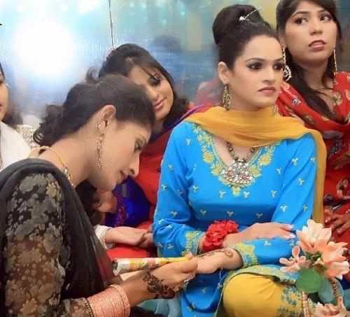 巴基斯坦美女嫁到中国才半年,就哭着想回家:这点我受不了了