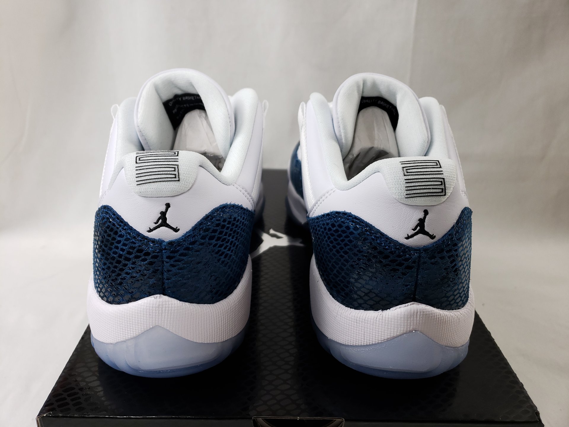 有蛇出没,低帮 air jordan 11「蓝蛇」即将发售!