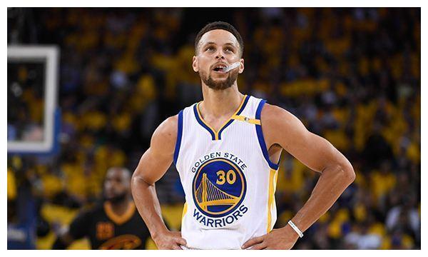 乔丹评价库里历史地位引争议:他很棒,但还不是