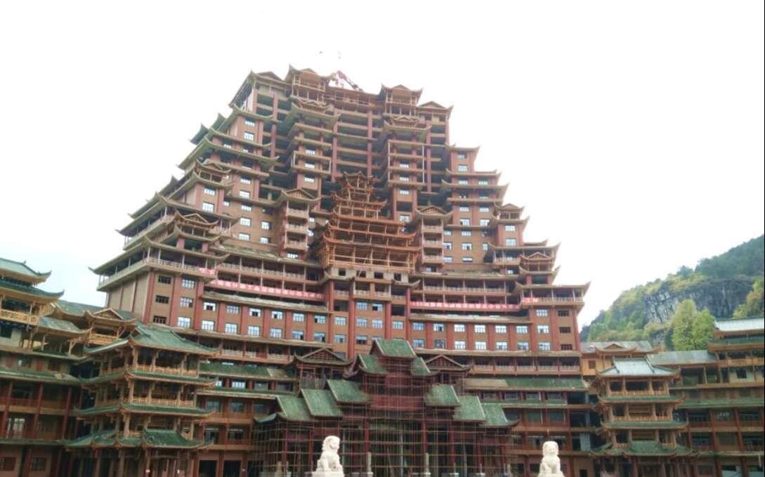 贵州"最牛"的建筑,高达99.9米,被誉为"天下第一水楼"