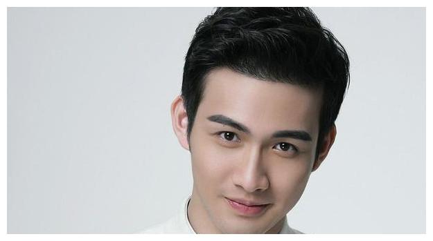 不抽烟的6位男星杨洋,于朦胧上榜,最后一位对香烟深恶痛绝!