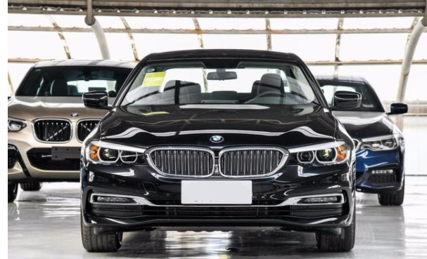 在宝马525和奔驰e300l之间选择买一个,该选哪辆好?