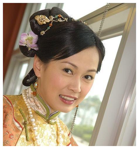 曾是新加坡小姐冠军,却被渣男白睡8年,今46岁发福让人认不出