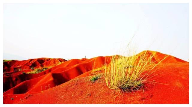 沙漠里面的,赤橙黄绿青蓝紫,沙子为何会有如此丰富的颜色?