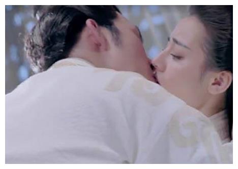 迪丽热巴亲吻过四大男神分别是陈伟霆张彬彬鹿晗最后一位是谁