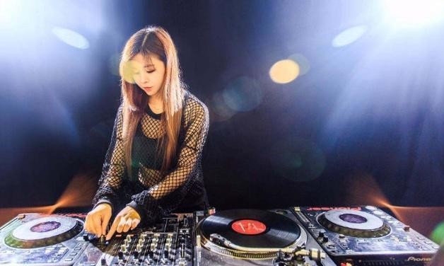 在夜场里面工作, 长得很漂亮的女孩都嫁给了谁? 业内人士告诉你