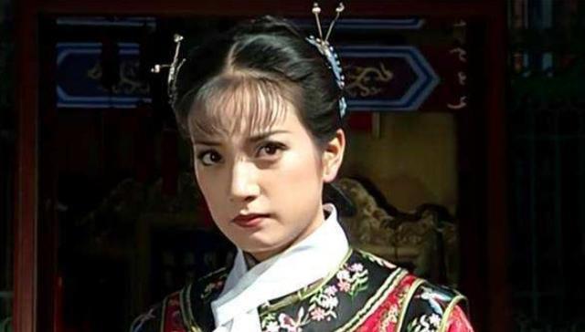 还珠格格:同是小燕子挨板子,旧版人仰凳翻,新版当观众瞎?