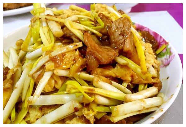 蒜黄炒肉:营养价值极高,鲜嫩可口,是一道极佳的开胃菜!