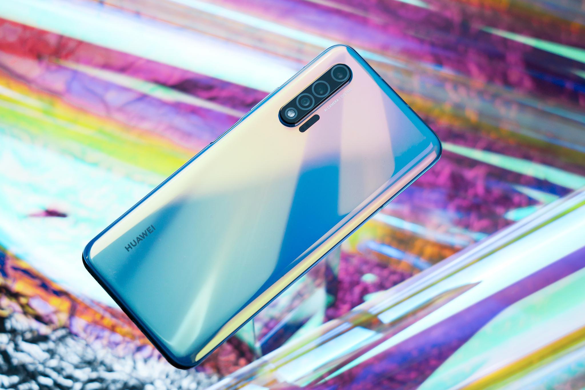 双摄极点全面屏潮流曲面玻璃机身huaweinova6图赏