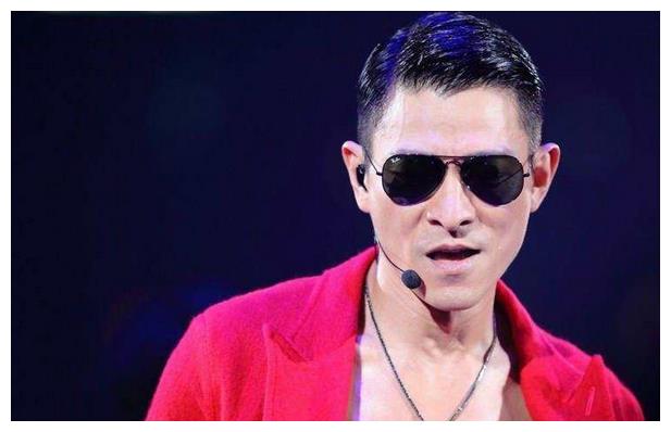 乐坛天王刘德华还曾为迪迦奥特曼写过主题曲至今火了几十年