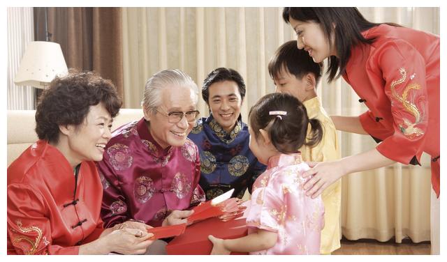 9岁叔叔给12岁侄女发压岁钱火了,一个真愿给,一个真敢要|压岁钱|侄女|家长_新浪新闻