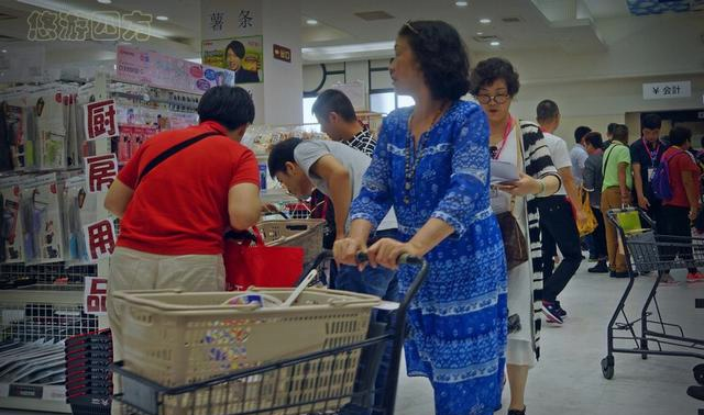 景点基本不去，购物陷阱重重，邮轮上岸游成鸡肋，游客大呼上当