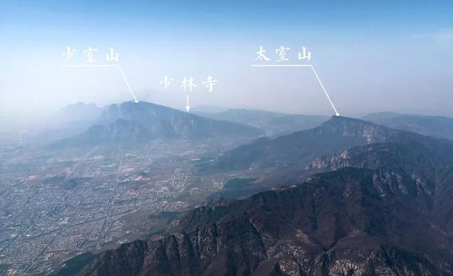 主体由环绕登封城的少室山书册崖,成型于18亿年前的"中岳运动"▼36亿