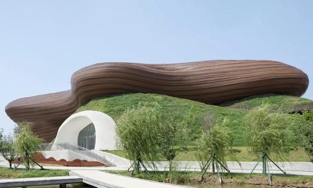 悬浮的"焦尾琴"——溧阳博物馆