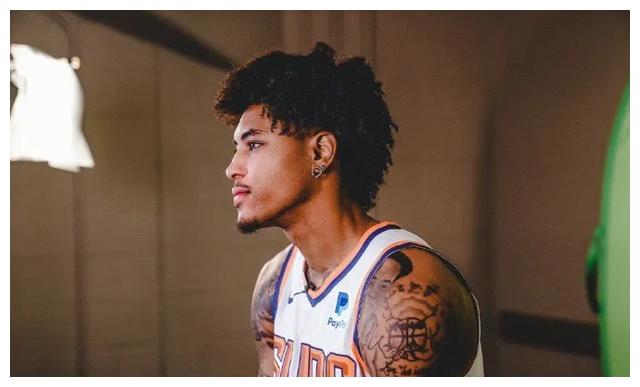 半月板撕裂在生涯最好的年华又帅又能打的乌布雷太可惜了