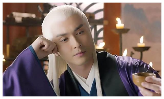 四大男星穿古装用手撑头姿势个个帅气逼人你最想收藏谁的