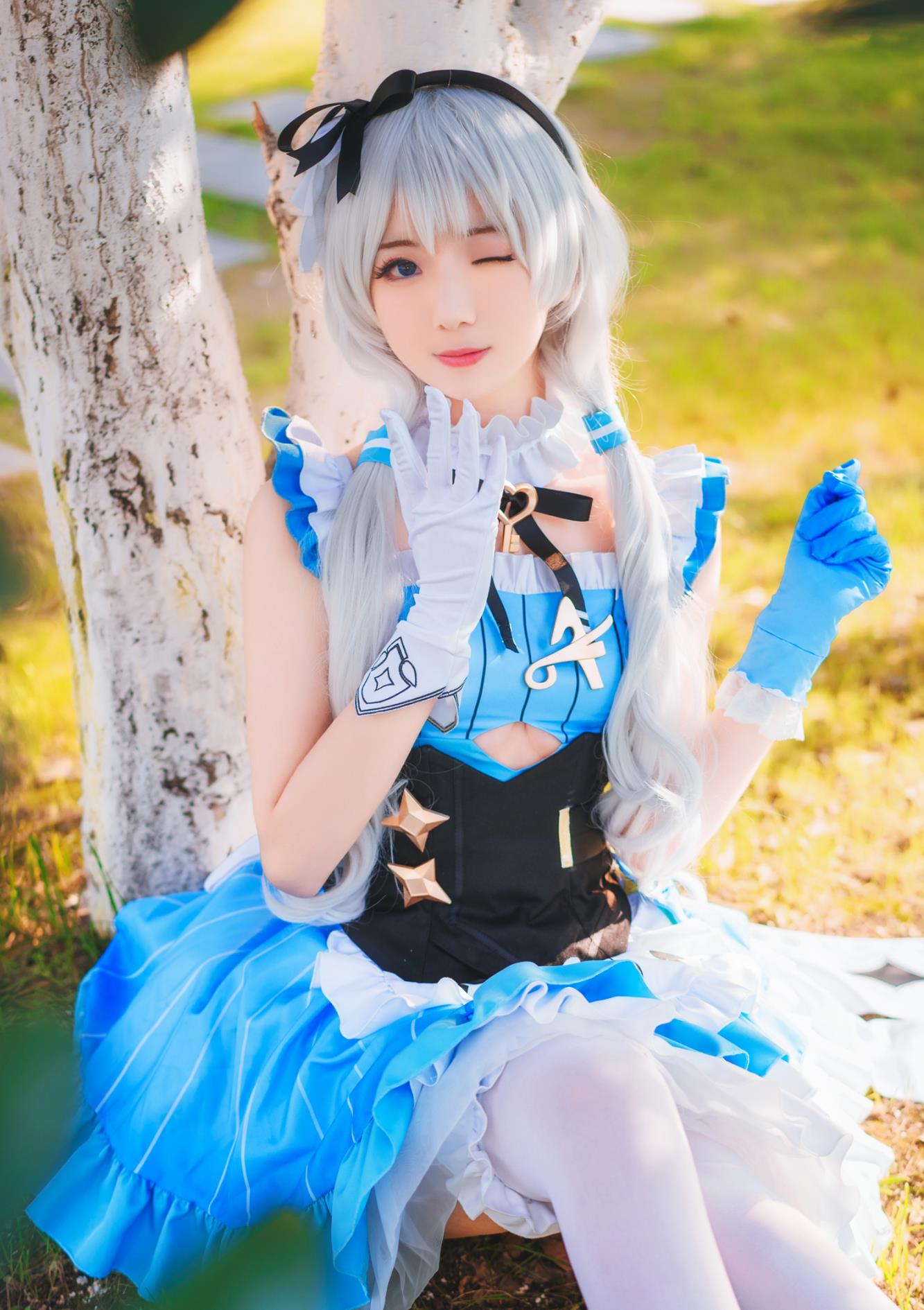 三组国产人气游戏崩坏学园3角色德丽莎的cosplay作品欣赏