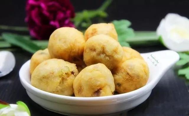 四喜烤麸,香酥芋头丸子,京酱肉丝,五花肉炖干豆角的做法