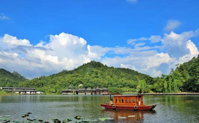 广东"小江南",一幅出淤泥而不染的风景画,美得连神仙也叹息