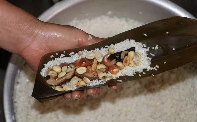 勒古叶包的——古粽籺，你吃过吗？吃上一口简直美味无比，超赞！