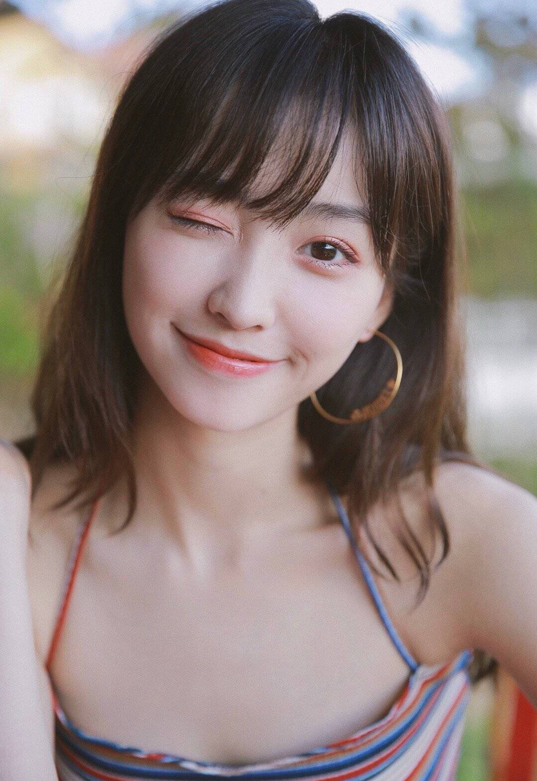 女孩与诗: 孤独不是一种脾性,而是一种无奈