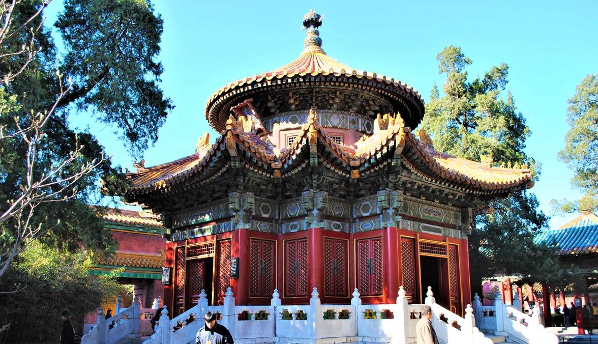 清代御花园到底什么样明代绛雪轩前海棠如同粉红的雪花飞舞