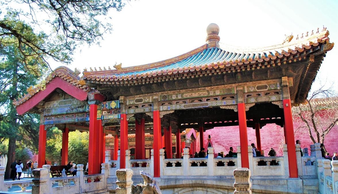 清代御花园到底什么样明代绛雪轩前海棠如同粉红的雪花飞舞