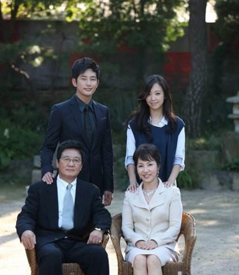 十三年后,《威尼斯恋人》中的男二依然坚定地在给韩彩英做男二!