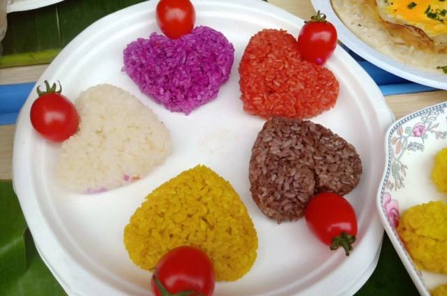 广西壮族"五彩三月三"美食活动比赛,现场五色糯米美醉了