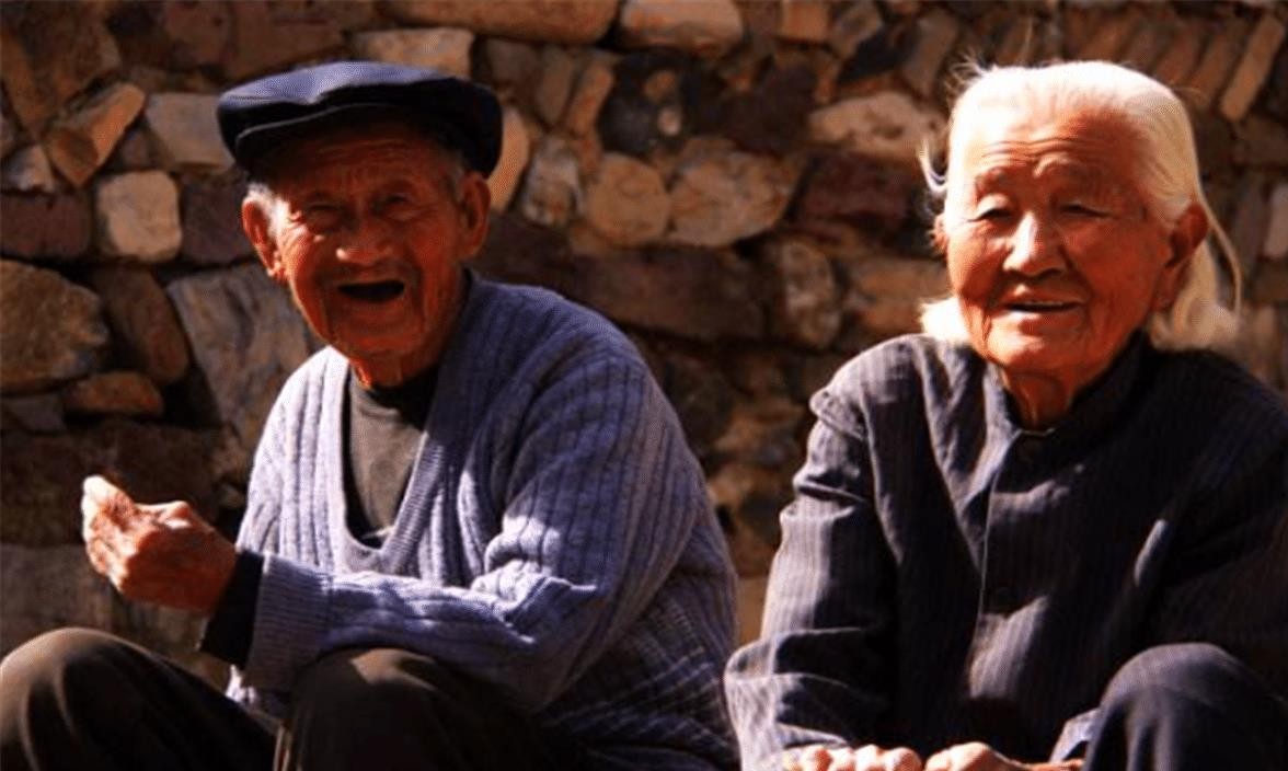 古代俗语: “父母在, 人生尚有来处”, 下句戳中泪点, 孝顺要趁早|父母|俗语|人生_新浪新闻