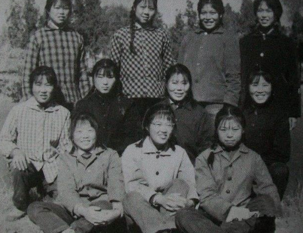 70张知青上山下乡老照片 把青春和激情献给了黑土地_新浪新闻
